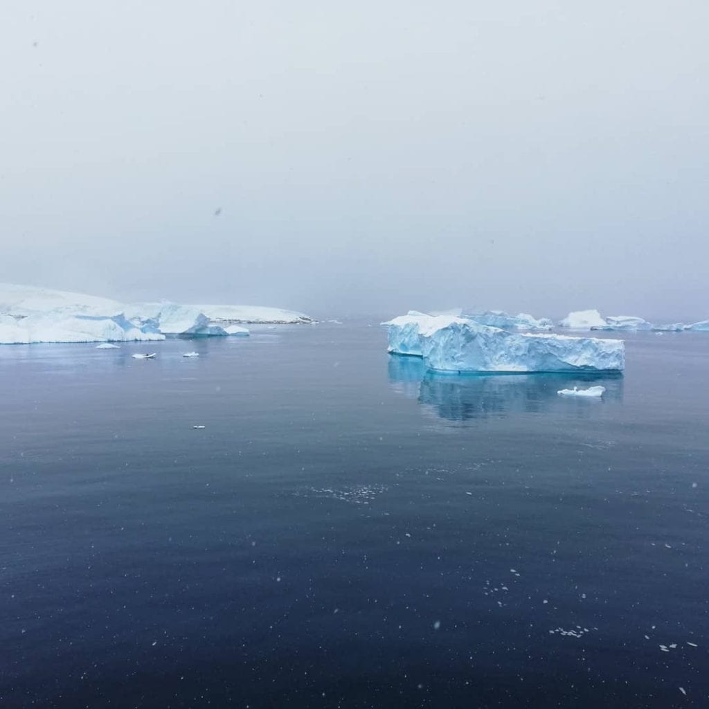 Hydruga-rocks-antarctica