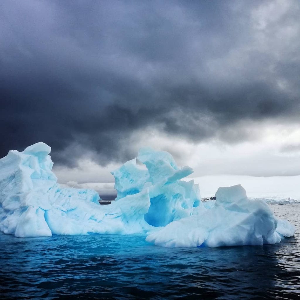 nature-shaped-glacier