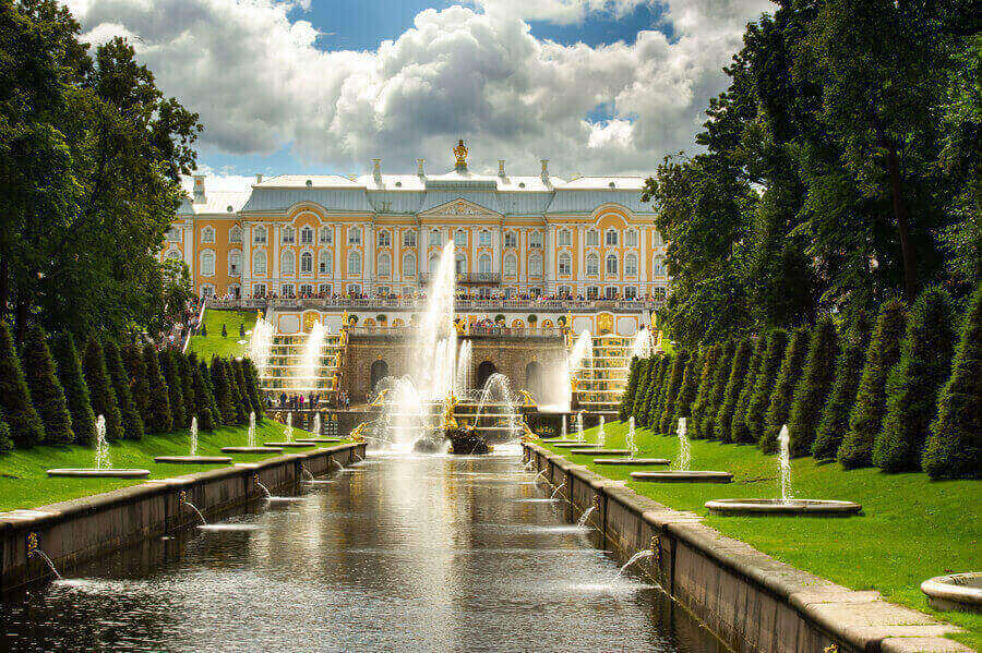historic-peterhof-palace