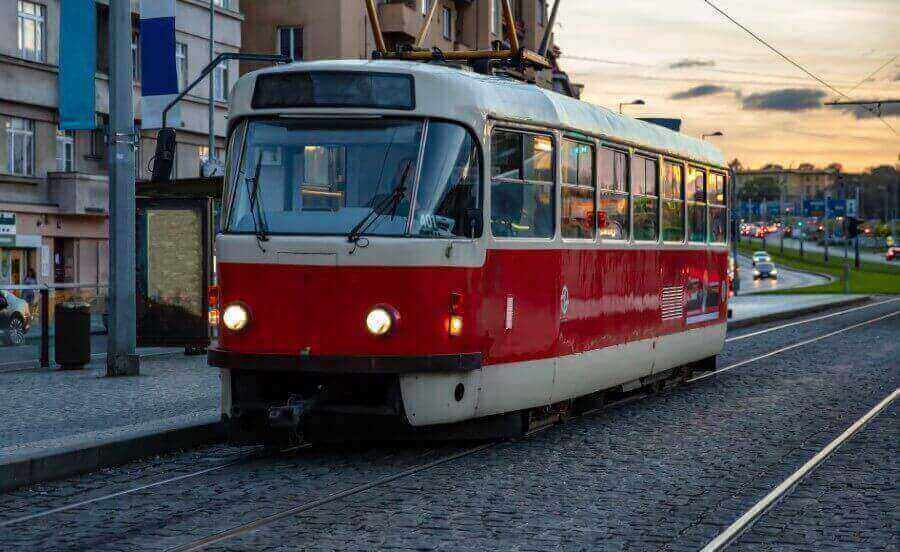 famous-christmas-tram