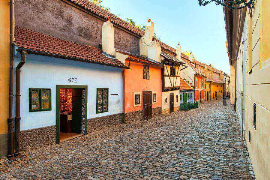 famous-golden-lane