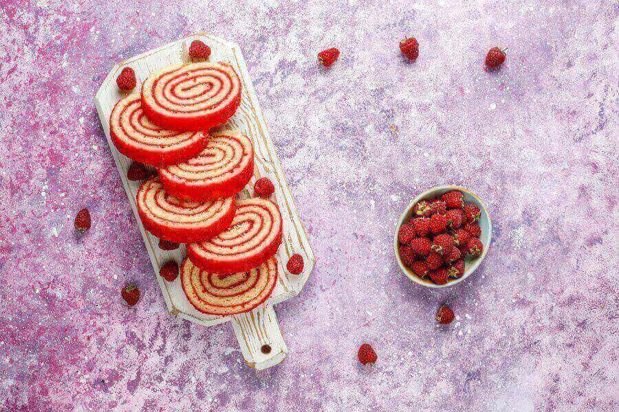 raspberry-swiss-roll