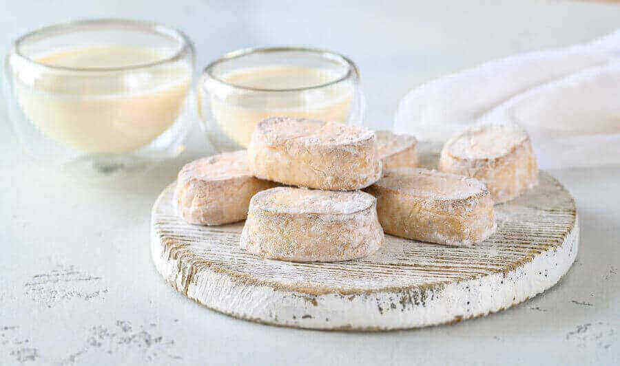 famous-sweets-polvoron