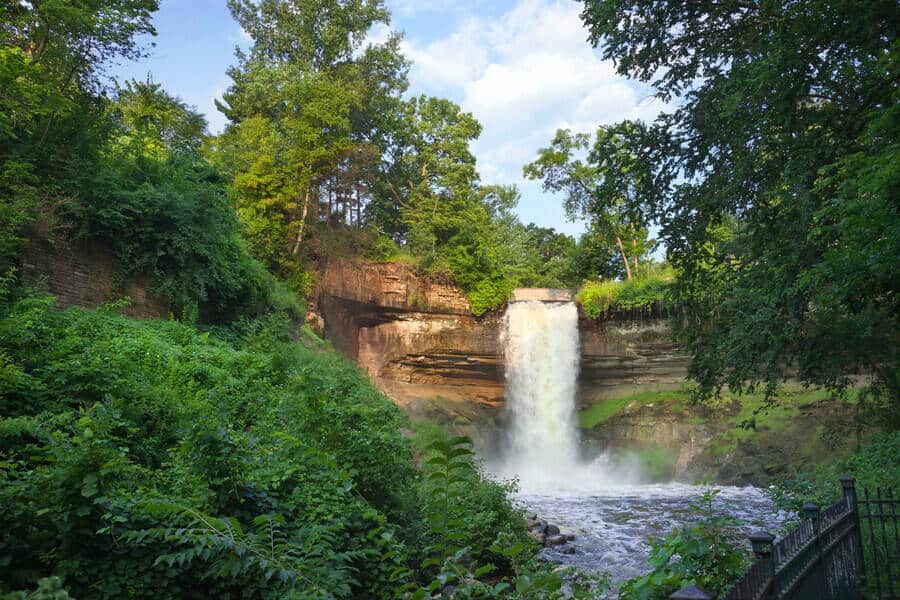 minnehaha-falls-in-minnesota