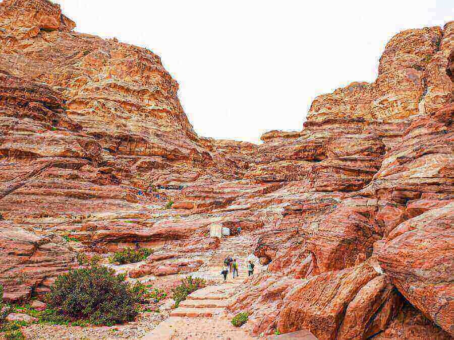 tourists-destination-petra