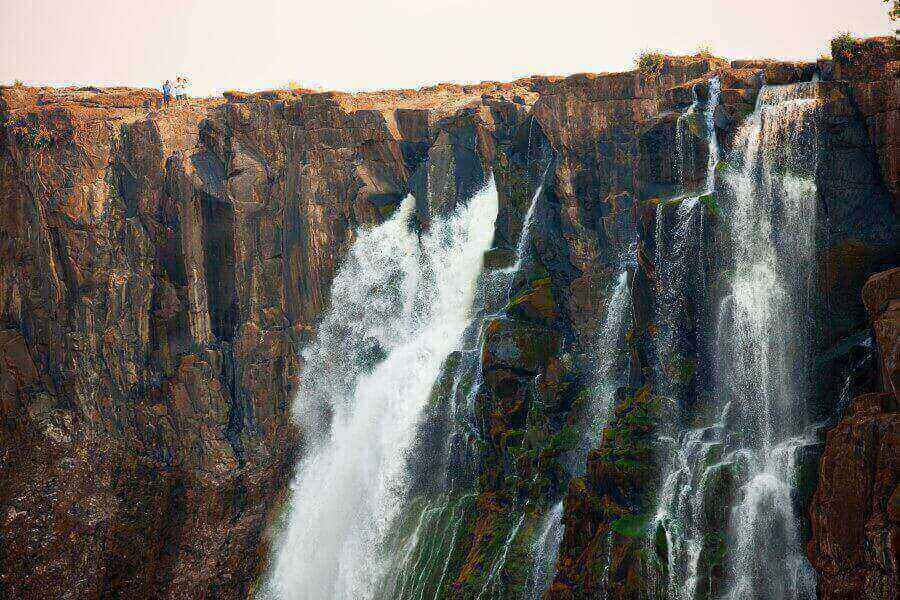 famous-victoria-falls
