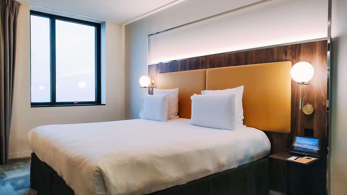 paris-hotel-room-pullman