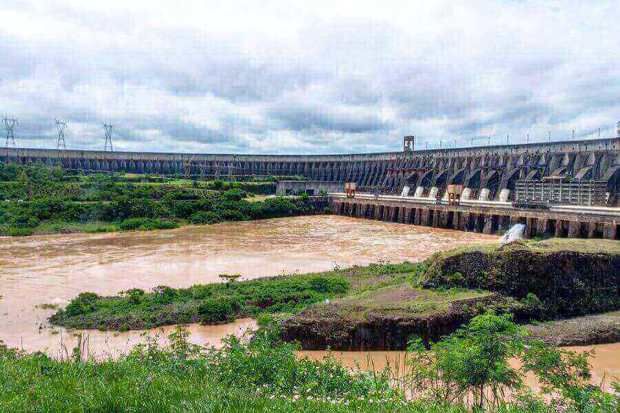 itaipu-dam