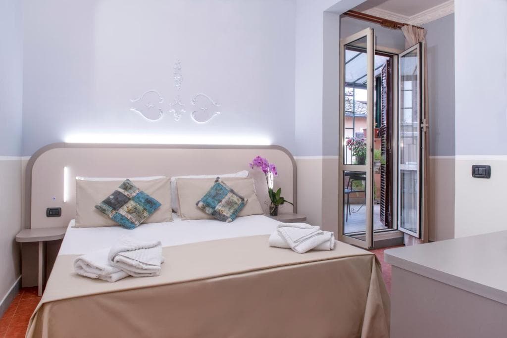 hotel grifo bedroom